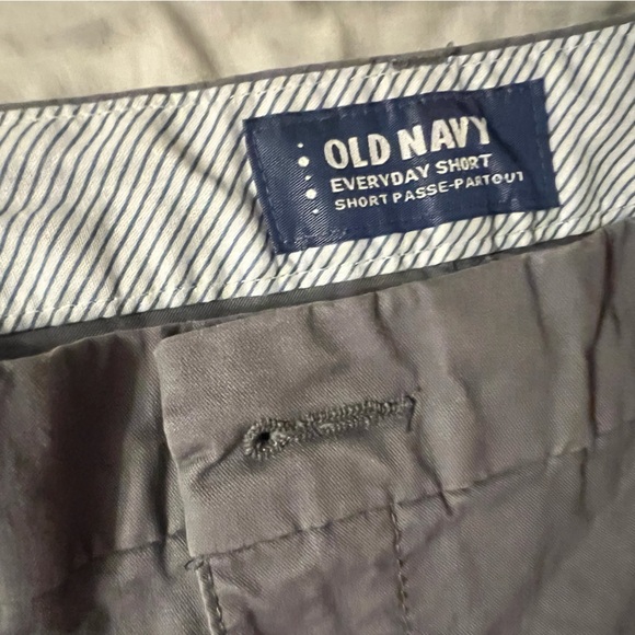 Old Navy Women's Charcoal Flat Front Shorts - Picture 2 of 4